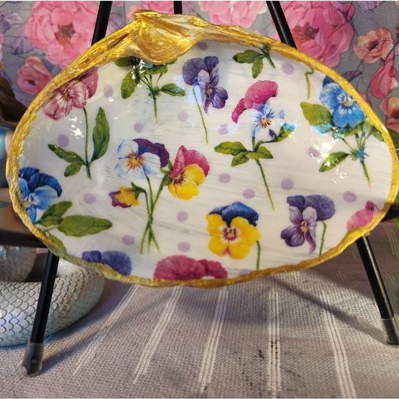 Other - DECOUPAGE CLAM SHELL DECOUPAGE FLOWERS ON A CLAM SHELL TRINKET DISH